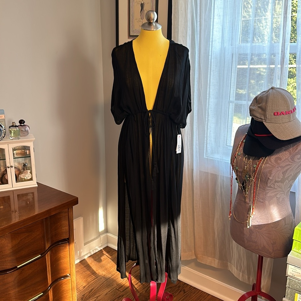 NWT! Billabong short-sleeve long tie-cardigan swimsuit coverup. Black. Sz. S/M